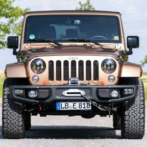 PARE CHOCS AVANT ACIER JEEP WRANGLER JK AVEC PLATINE